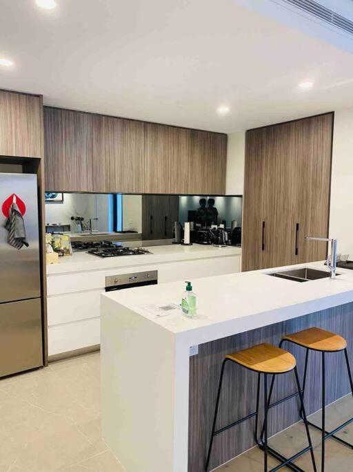 Luxury 3 Bedroom Apartment In Ryde シドニー エクステリア 写真