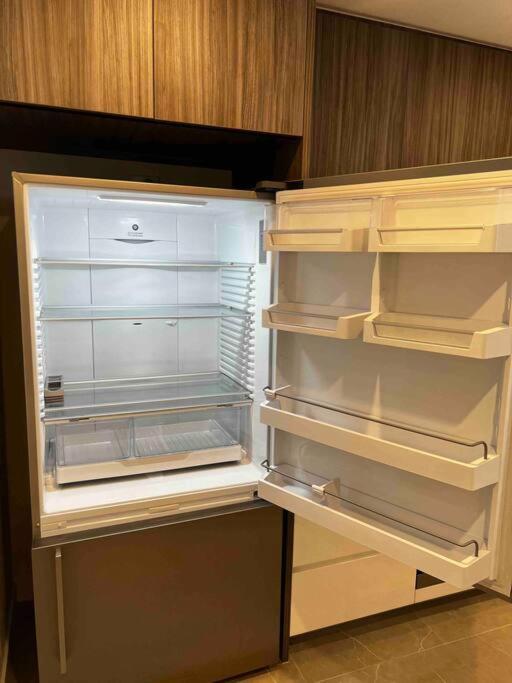 Luxury 3 Bedroom Apartment In Ryde シドニー エクステリア 写真